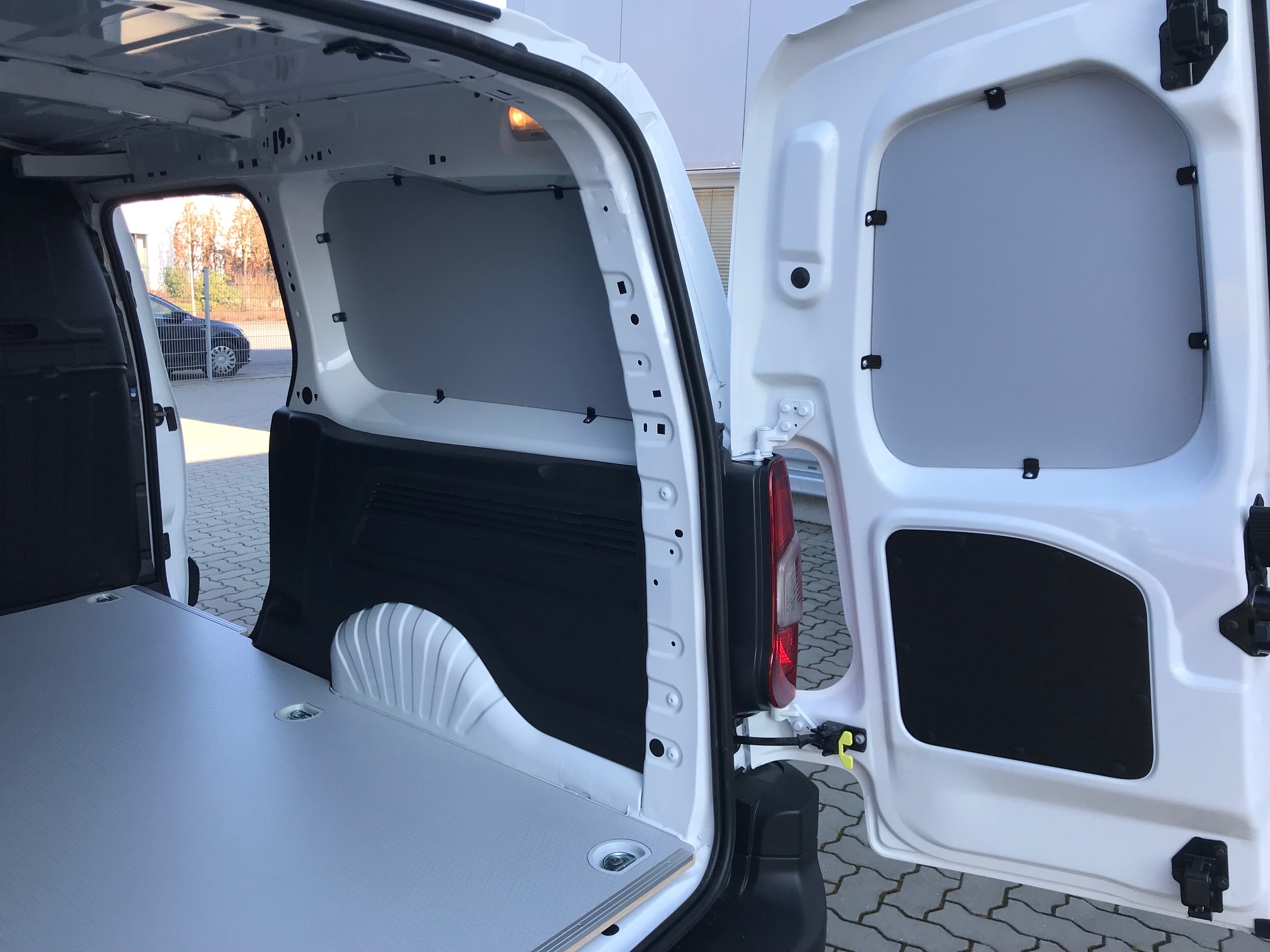 Paar Sicherheitsgurtpolster für Peugeot Partner, Auto